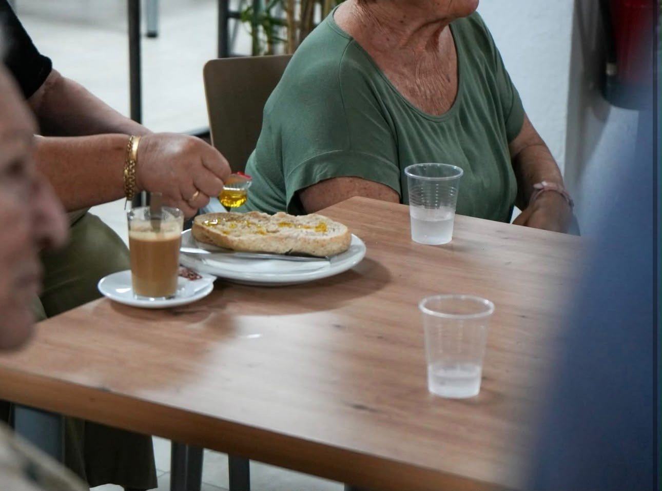 La cafetería del Centro de Día recupera su protagonismo y devuelve vida a las instalaciones municipales
