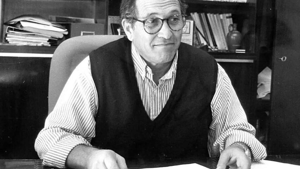 El colegio Los Taranjales llevará el nombre de Fernando Espinosa, referente de la educación y del Barrio Obrero de Almonte