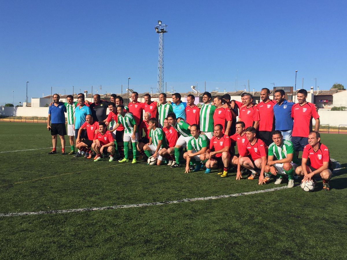 El Trofeo de Feria de Almonte regresa con un homenaje a tres históricos veteranos del fútbol local
