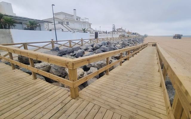 Matalascañas inaugura mañana el paseo marítimo que el temporal arrasó hace solo cuatro meses