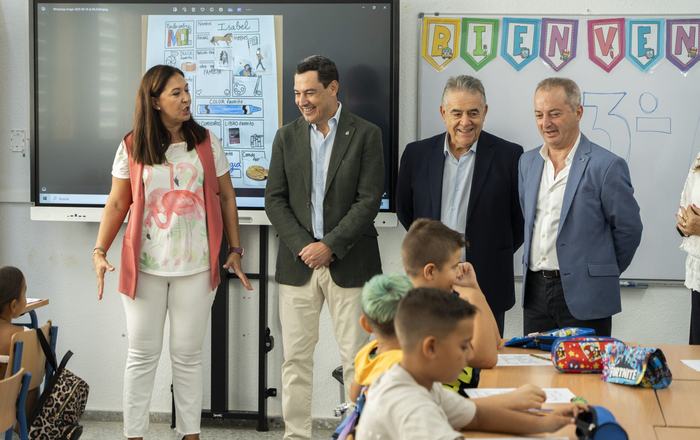 Almonte consolida su protagonismo en Andalucía con la visita de Juanma Moreno a la Saca de las Yeguas