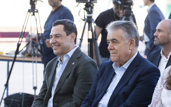 Juanma Moreno respalda la Saca de las Yeguas 2026 con una histórica visita institucional a Almonte