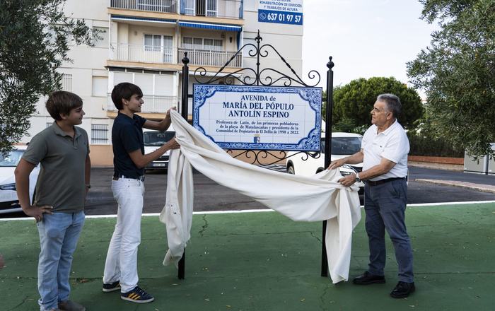 Matalascañas rinde homenaje a María del Pópulo Antolín Espino con una avenida que perpetúa su legado