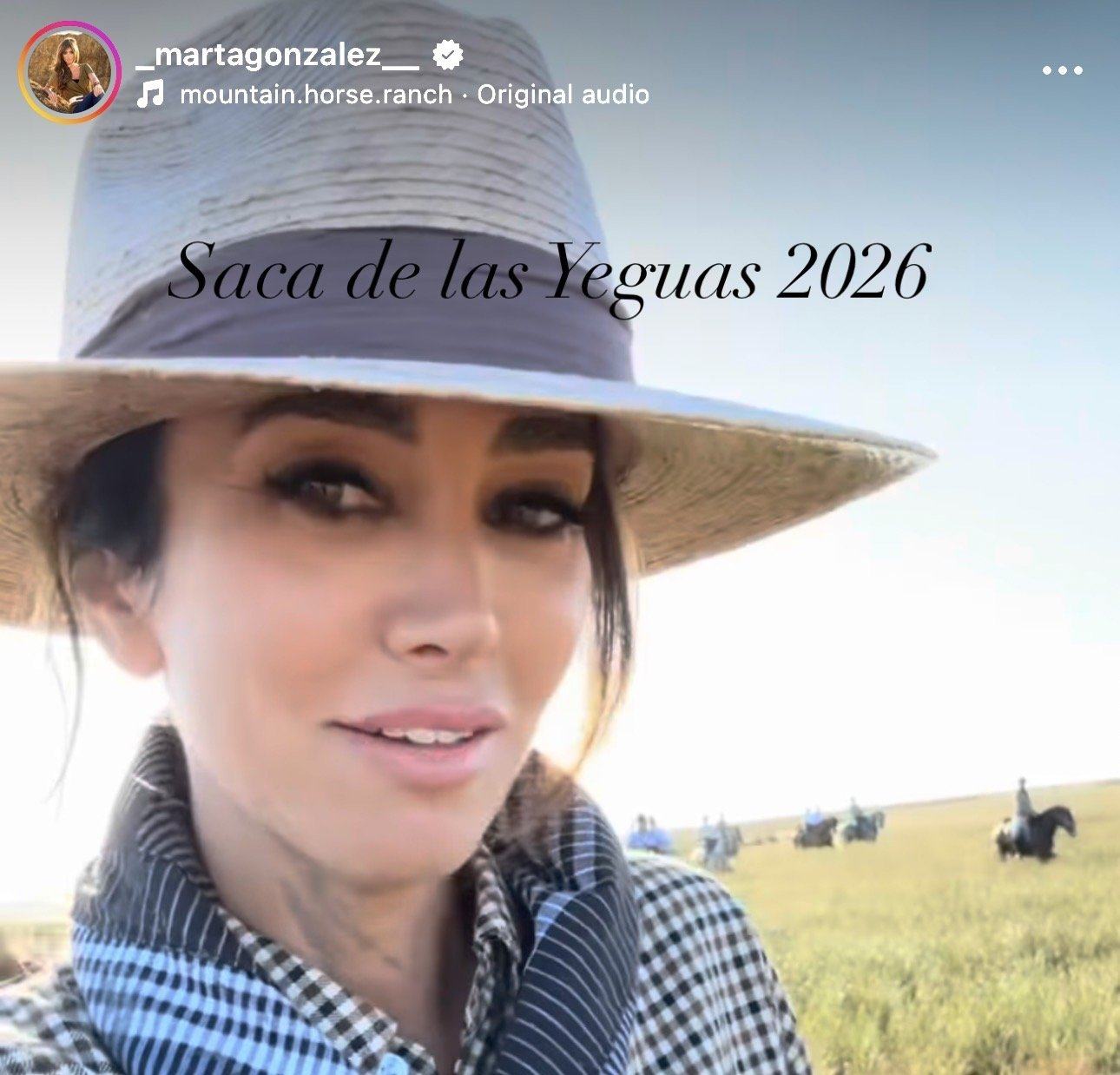 La influencer Marta González se rinde ante la magia de la Saca de las Yeguas