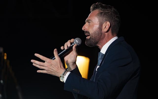 Diego Benjumea firma un pregón brillante y profundamente emotivo que enaltece el orgullo de ser de Almonte