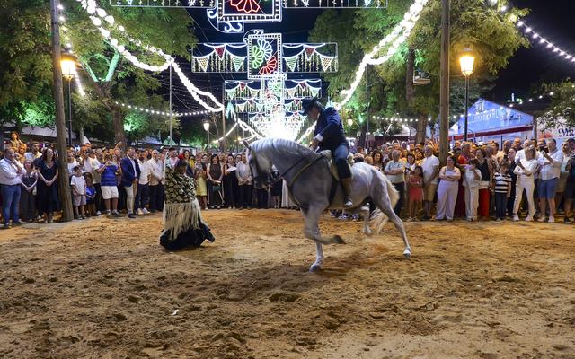 Un espectacular baile de caballos inaugura la Feria de Almonte 2026
