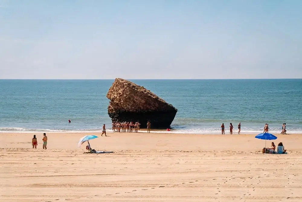 Matalascañas arranca la temporada de verano con una playa en su mejor momento