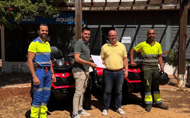 Almonte refuerza los servicios municipales de Matalascañas con dos nuevos quads cedidos por Aqualia