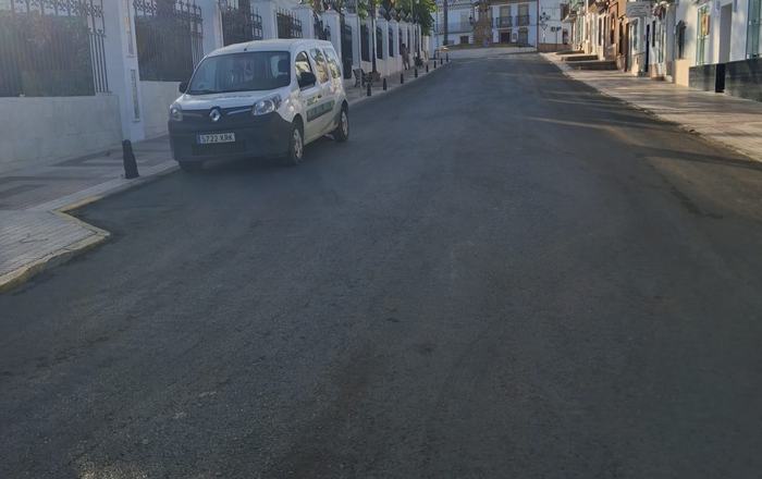 El perímetro de El Chaparral amanece limpio tras el cierre de la Feria