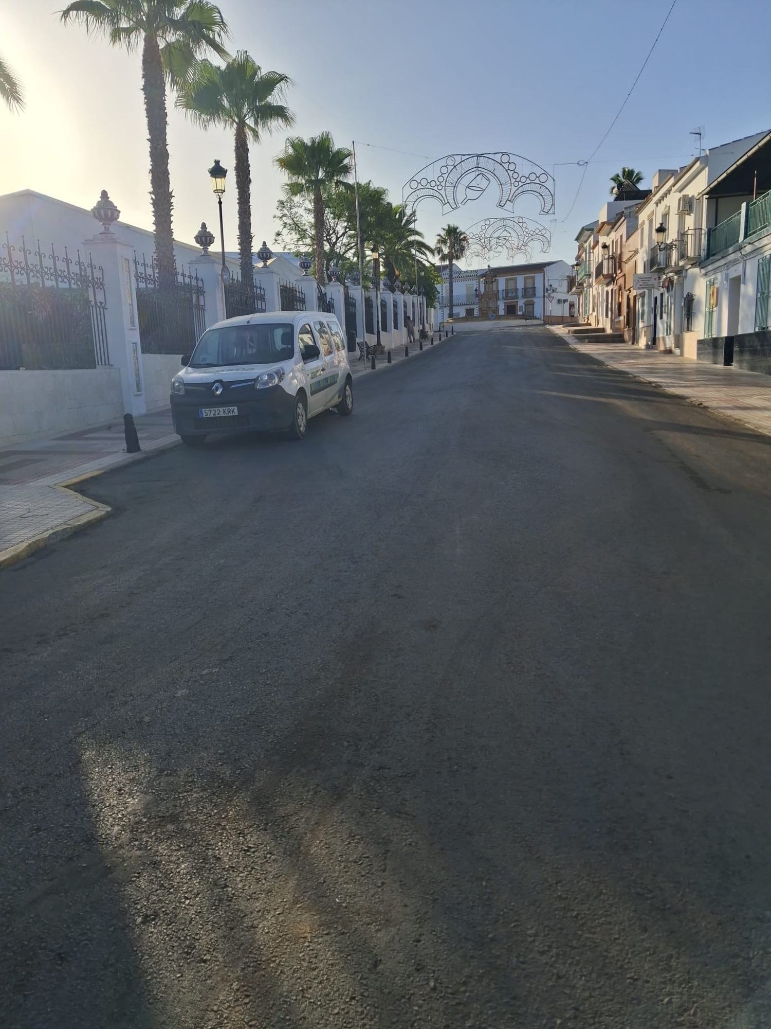 El perímetro de El Chaparral amanece limpio tras el cierre de la Feria