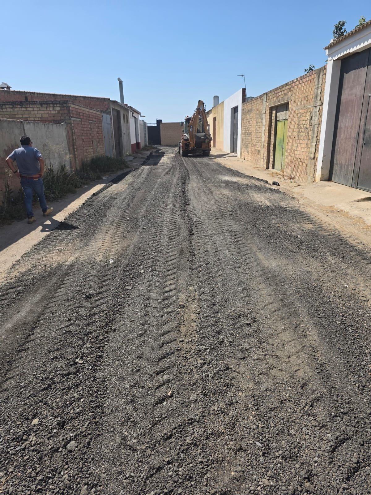 El material del fresado se reutiliza para mejorar calles de El Pocito