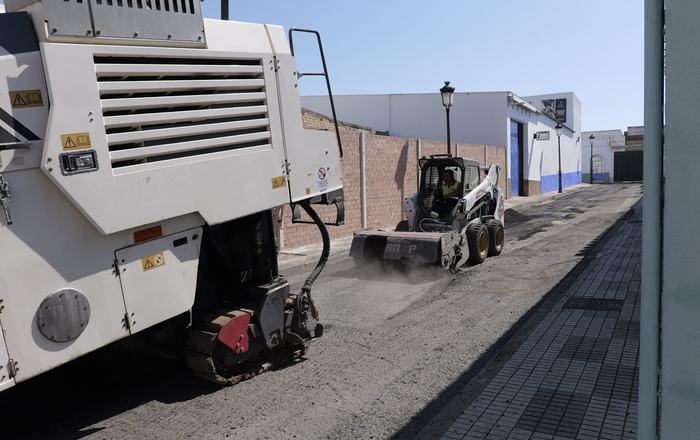 La calle Los Pinos ya está completamente asfaltada