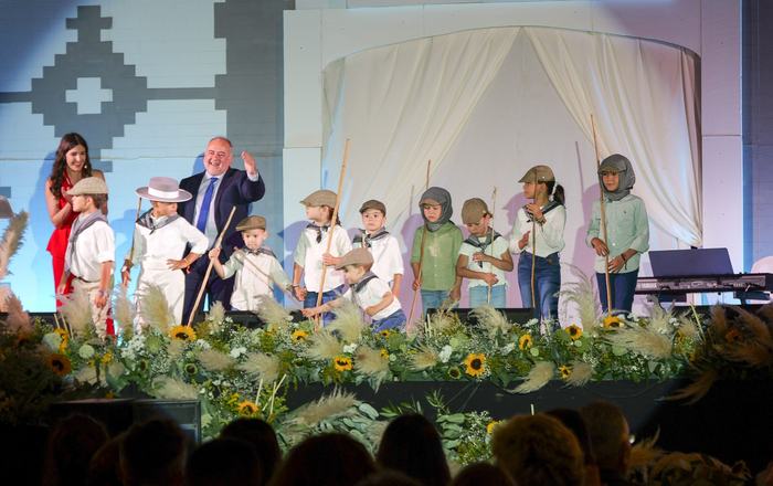 Los pequeños yegüerizos conquistaron la Gala de la Feria y se convirtieron en el corazón de «Tierra de Santuarios»
