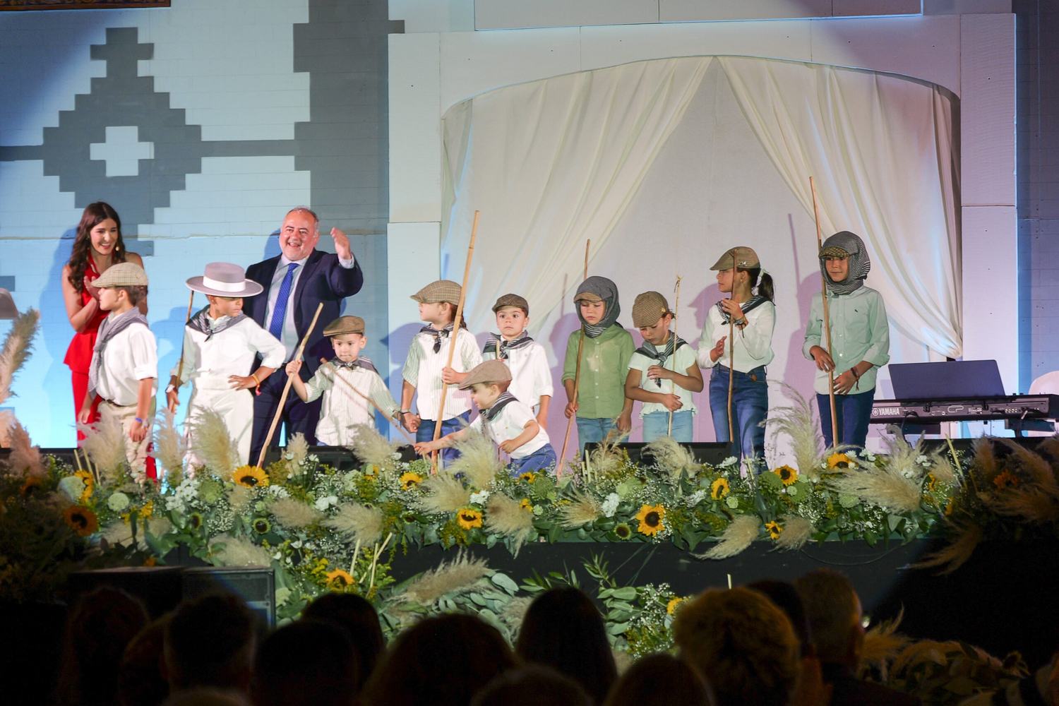 Los pequeños yegüerizos conquistaron la Gala de la Feria y se convirtieron en el corazón de «Tierra de Santuarios»