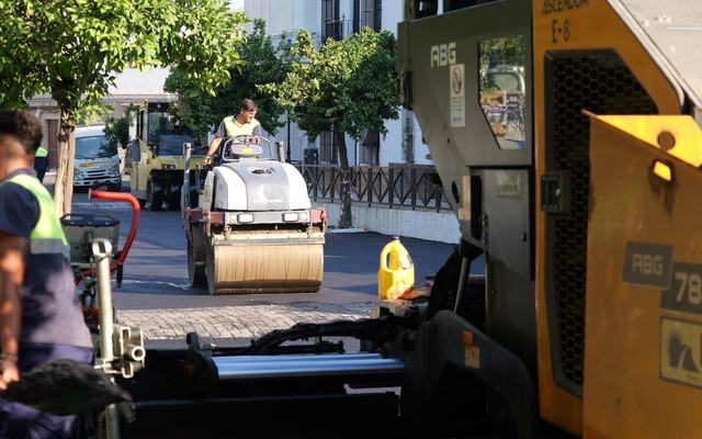 El Camino de los Serranos deja atrás años de deterioro con un firme completamente renovado
