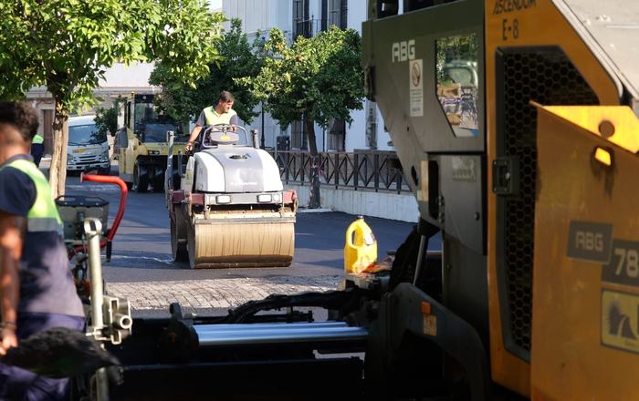 El Camino de los Serranos deja atrás años de deterioro con un firme completamente renovado