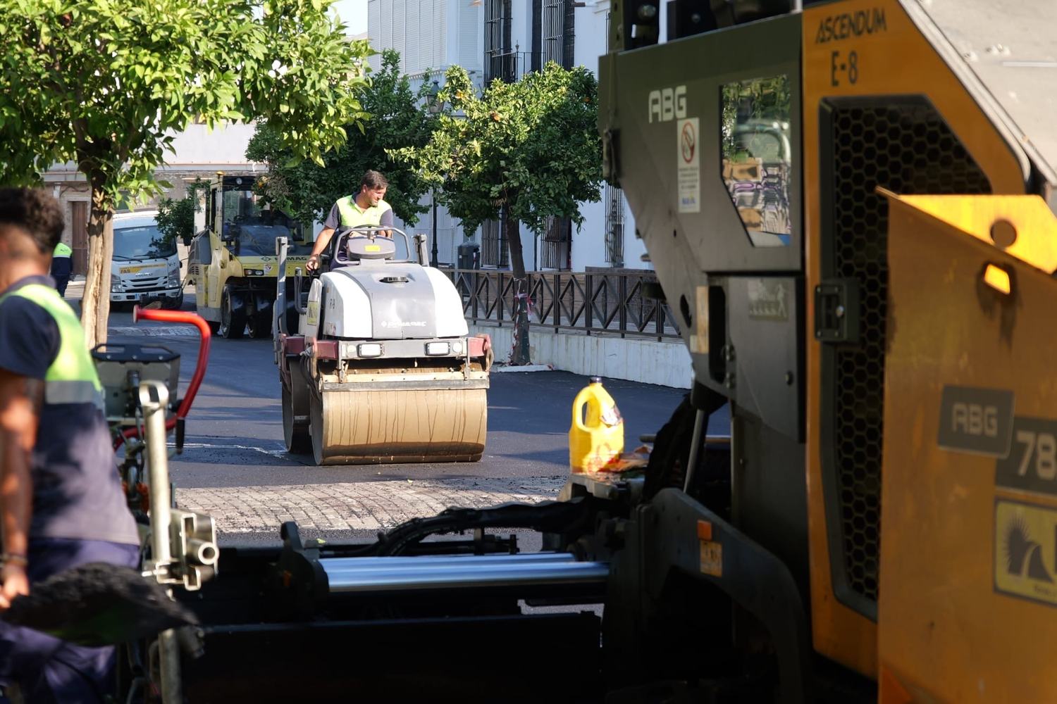 El Camino de los Serranos deja atrás años de deterioro con un firme completamente renovado