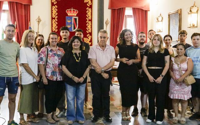 Trece jóvenes de Almonte inician su primera experiencia laboral gracias al programa Activa-T Joven