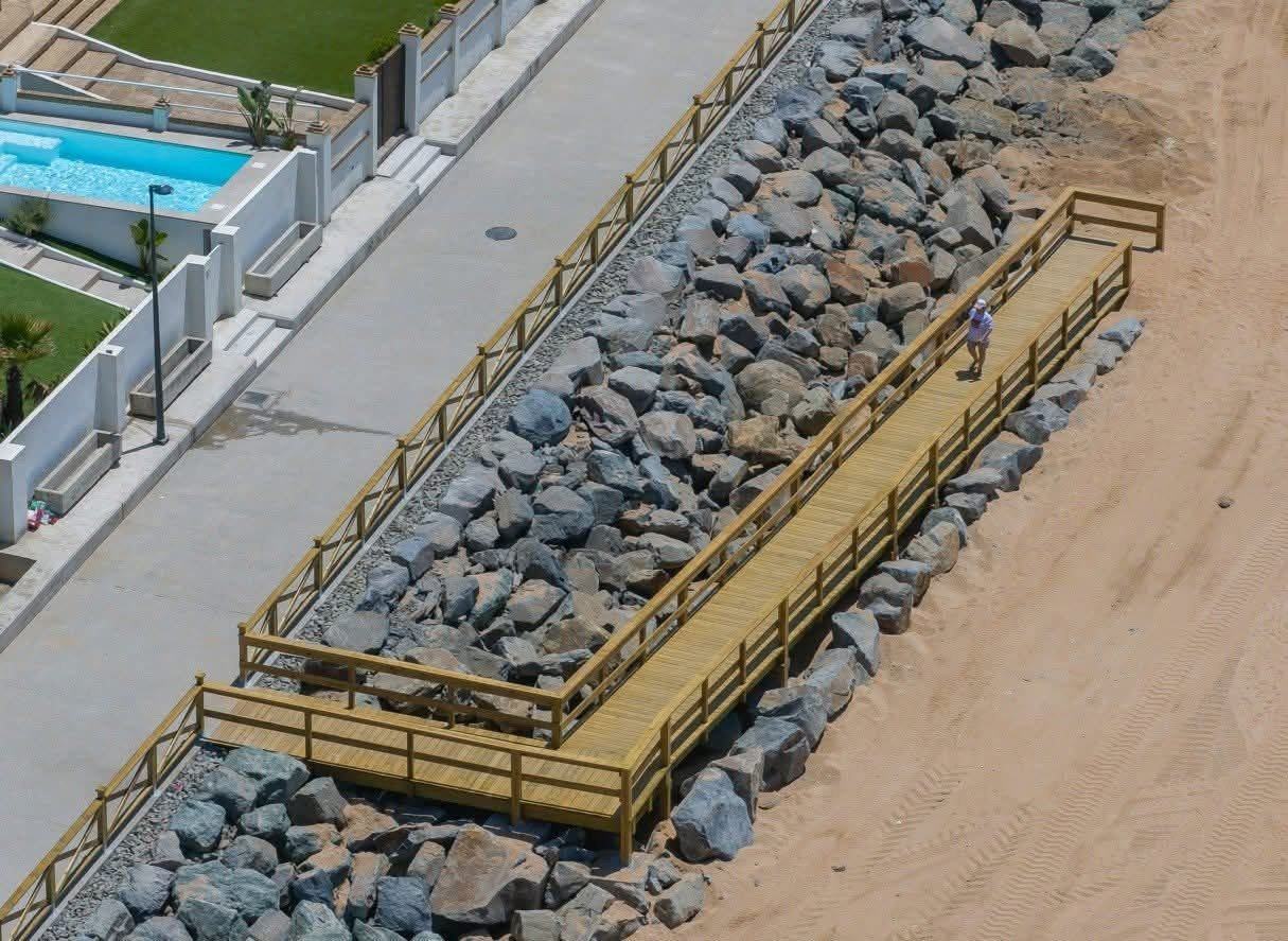 Más de 5.200 viajes de camión hicieron posible la reconstrucción del Paseo Marítimo de Matalascañas en apenas cuatro meses