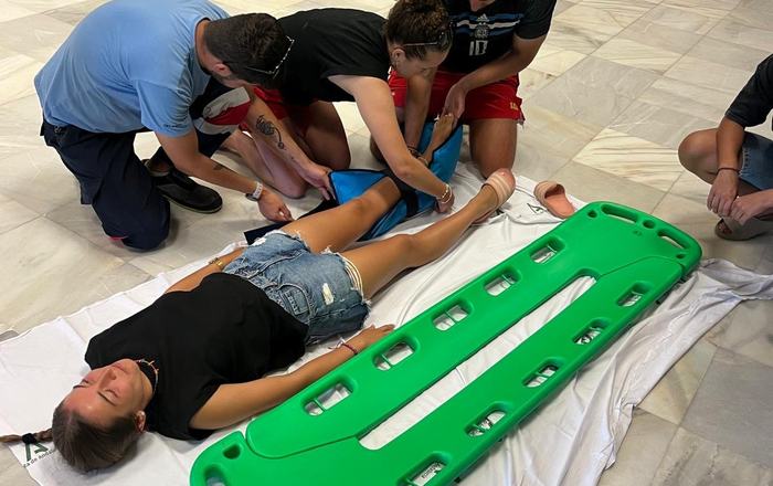Los socorristas de Matalascañas refuerzan su preparación por tercer verano consecutivo con formación especializada en emergencias