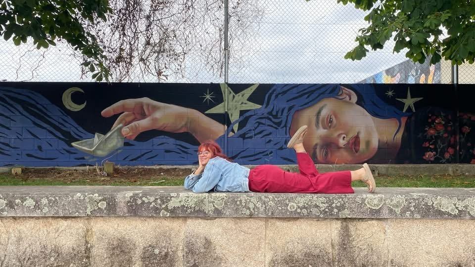 Carolina Carmona lleva el nombre de Almonte a la Liga Nacional de Graffiti con un espectacular mural en Vigo