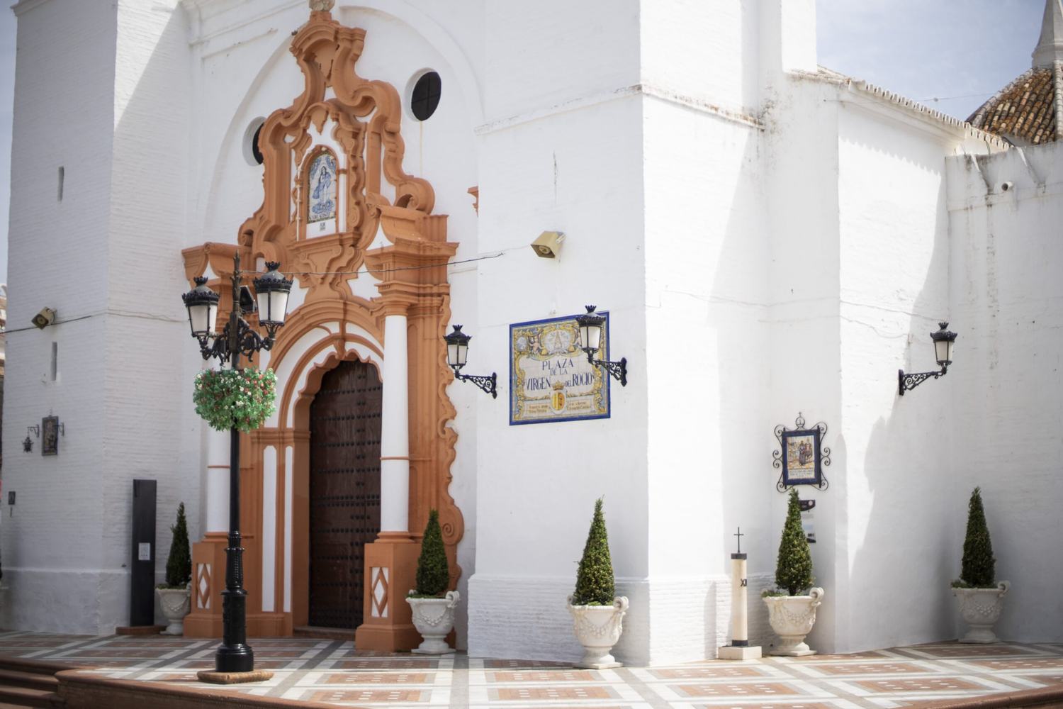 El amor de un pueblo que nunca deja sola a su Pastora: Almonte se vuelca en las tradicionales guardias nocturnas a la Virgen