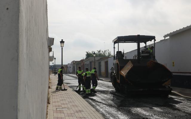 De esquivar baches a estrenar calle: Las Arenas vive un cambio que salta a la vista