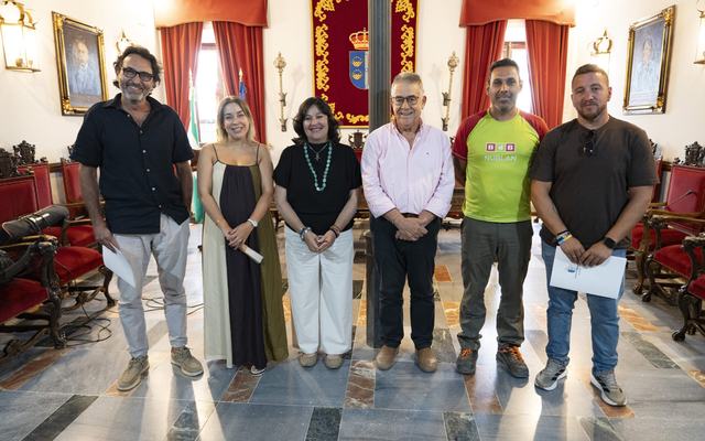 Almonte garantiza el suministro de 1.200 postes para el engalanamiento de la Venida de la Virgen del Rocío 2026