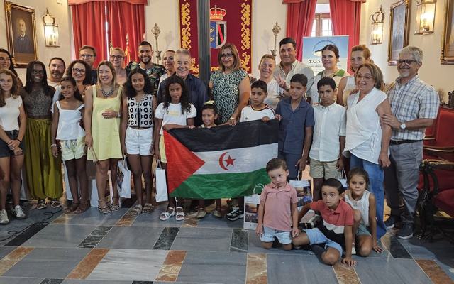 El Ayuntamiento de Almonte renueva su compromiso con el pueblo saharaui y recibe a los niños del programa Vacaciones en Paz