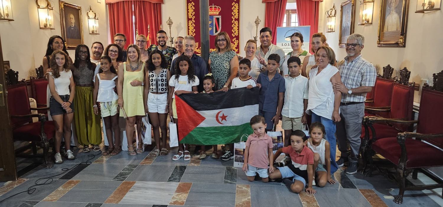 El Ayuntamiento de Almonte renueva su compromiso con el pueblo saharaui y recibe a los niños del programa Vacaciones en Paz
