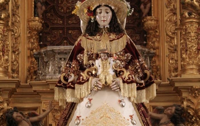 Mañana, Almonte volverá a contener el aliento: la Virgen del Rocío amanecerá vestida de Pastora
