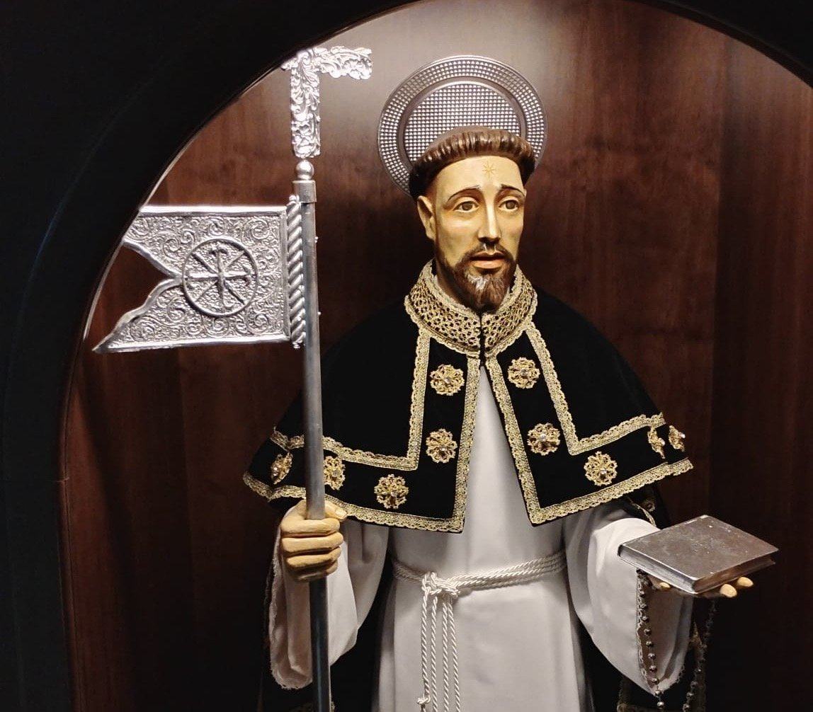 La imagen de Santo Domingo ya espera en el Ayuntamiento de Almonte para su bendición
