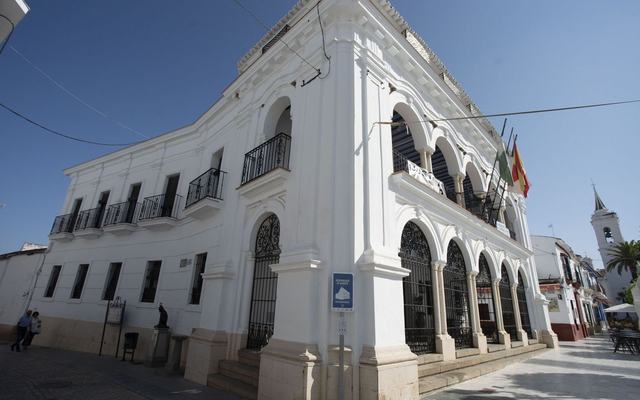 La Justicia vuelve a avalar al Ayuntamiento de Almonte frente a un recurso de los no adscritos