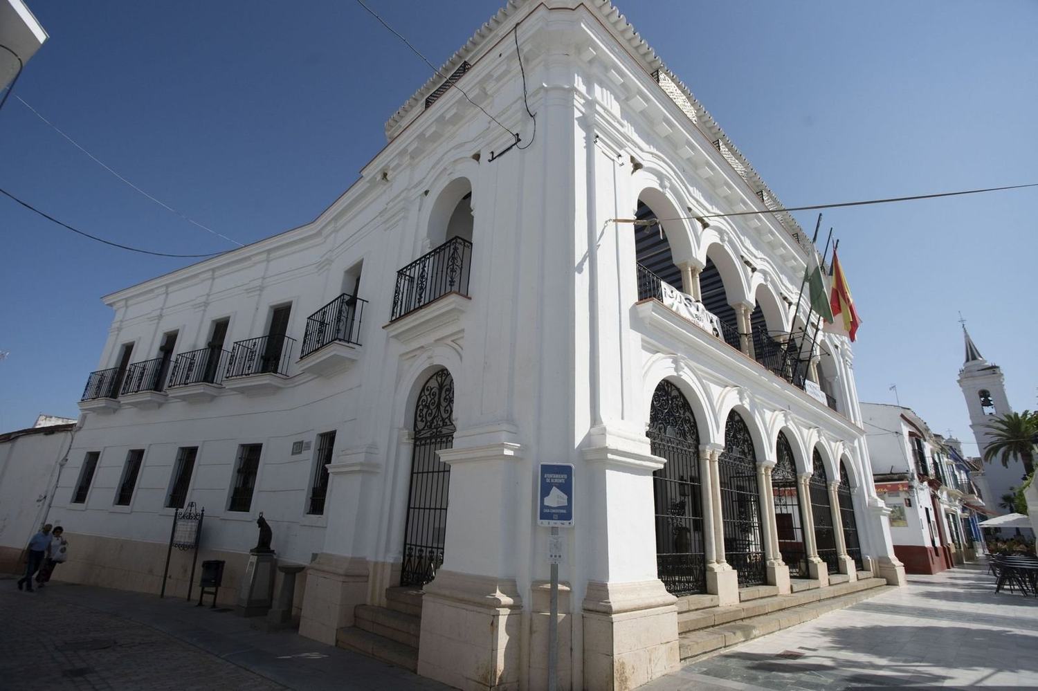 La Justicia vuelve a avalar al Ayuntamiento de Almonte frente a un recurso de los no adscritos