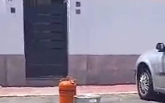 Una bombona de butano para reservar una plaza de aparcamiento: la Policía Local vuelve a actuar contra esta práctica ilegal en Matalascañas