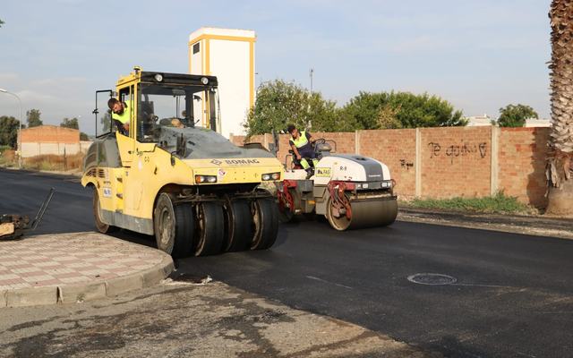 El Ayuntamiento de Almonte anuncia un tercer plan de asfaltado que permitirá renovar 52 calles en tres años