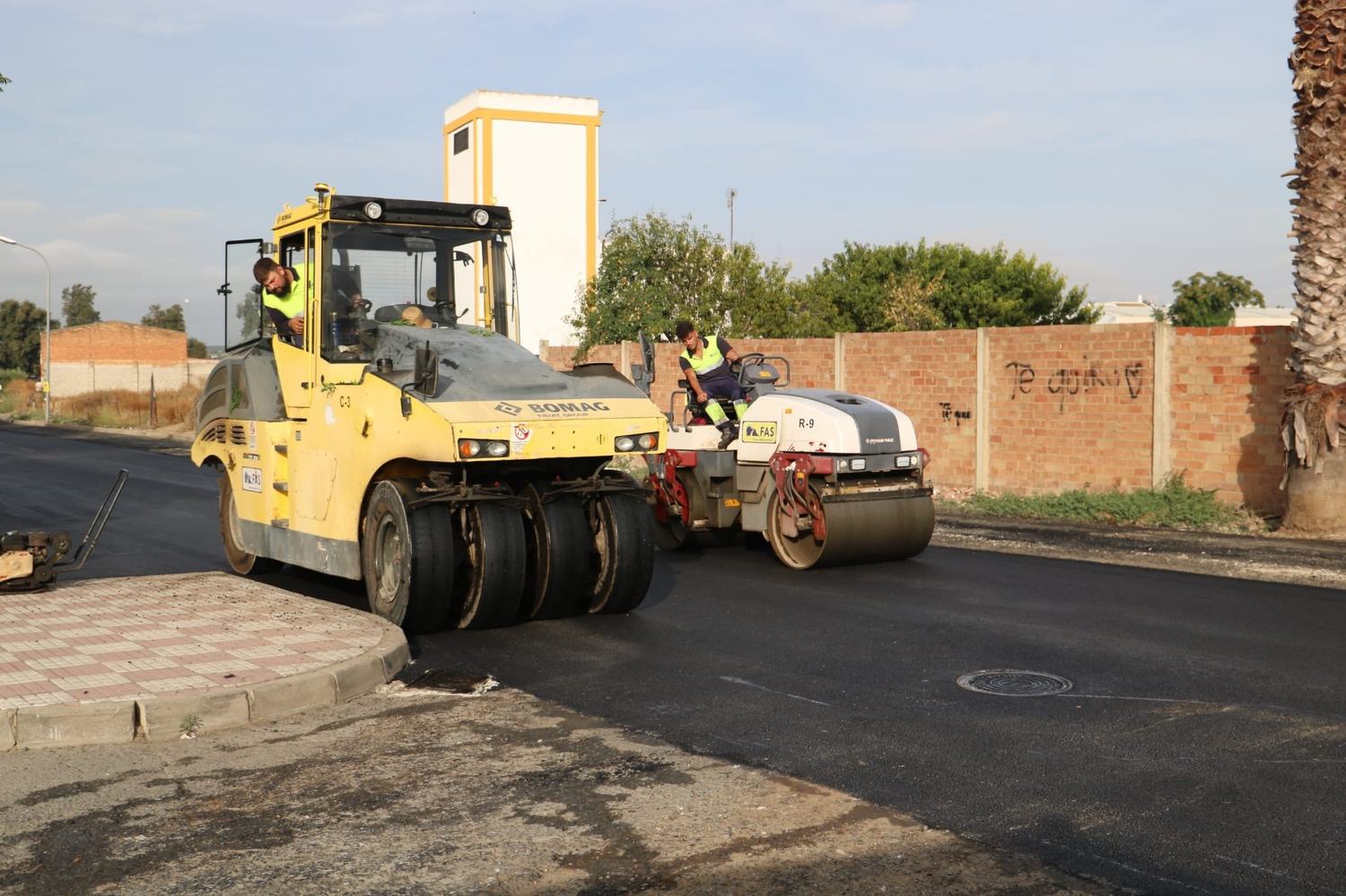 El Ayuntamiento de Almonte anuncia un tercer plan de asfaltado que permitirá renovar 52 calles en tres años
