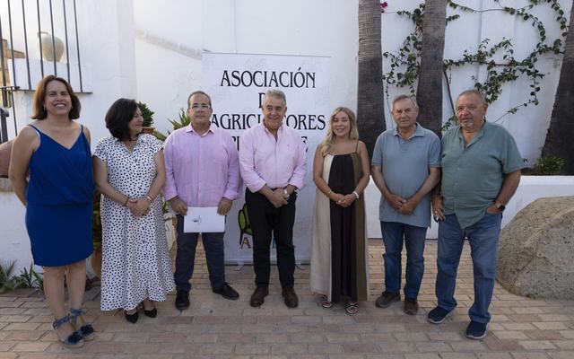 Ayuntamiento y agricultores sellan un acuerdo para preparar el Camino de la Virgen ante la Venida