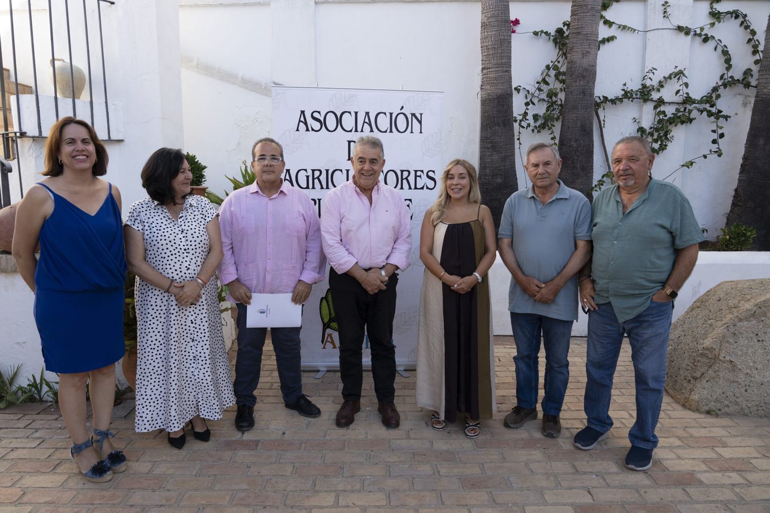 Ayuntamiento y agricultores sellan un acuerdo para preparar el Camino de la Virgen ante la Venida