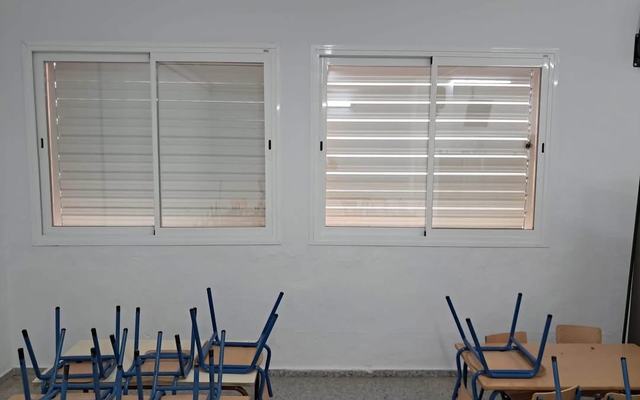 El Ayuntamiento continúa la puesta a punto de los colegios de Almonte de cara al nuevo curso