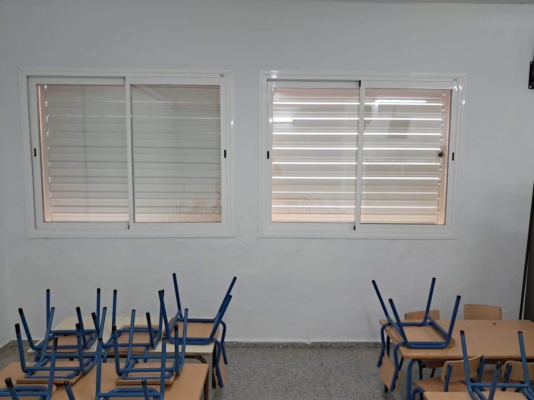 El Ayuntamiento continúa la puesta a punto de los colegios de Almonte de cara al nuevo curso