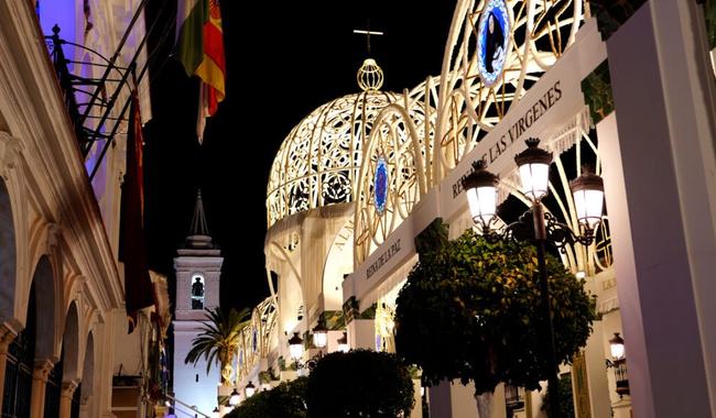 La Catedral Efímera de Almonte une tradición, artesanía y vanguardia