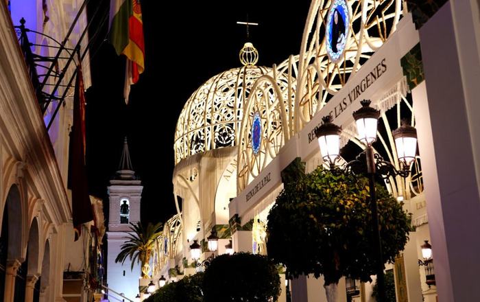 La Catedral Efímera de Almonte une tradición, artesanía y vanguardia