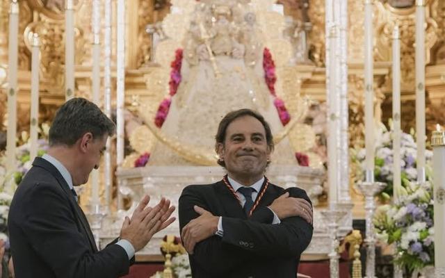 Miguel Báez Spínola “Litri V”, recibido como Hermano Honorario de la Hermandad Matriz de Almonte