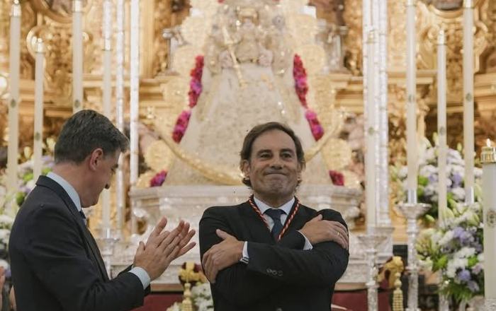 Miguel Báez Spínola “Litri V”, recibido como Hermano Honorario de la Hermandad Matriz de Almonte
