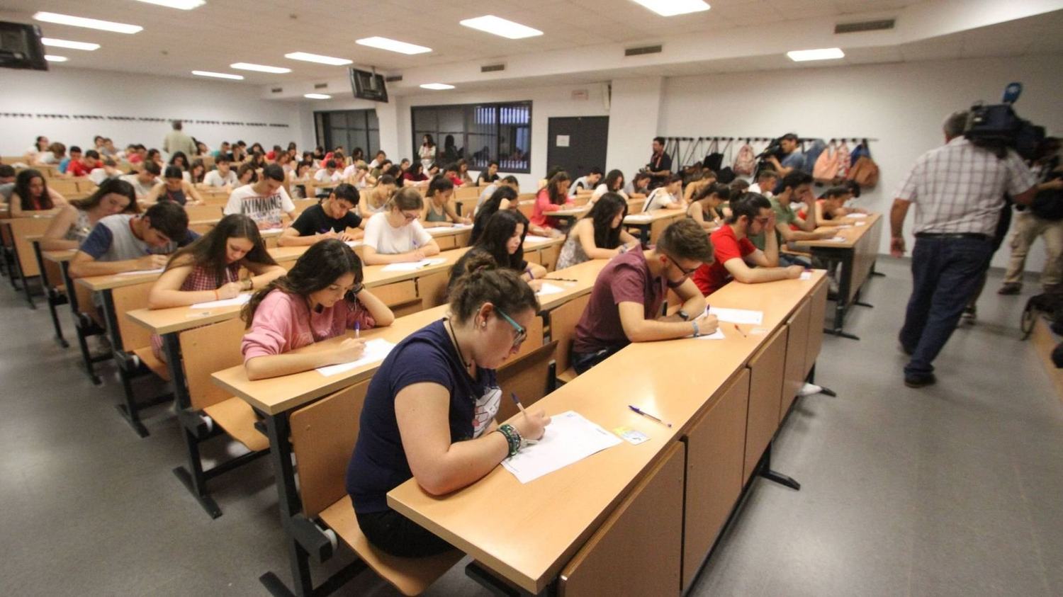 La PAU 2026 comienza para decenas de jóvenes de Almonte: esfuerzo, confianza y tranquilidad ante un reto decisivo