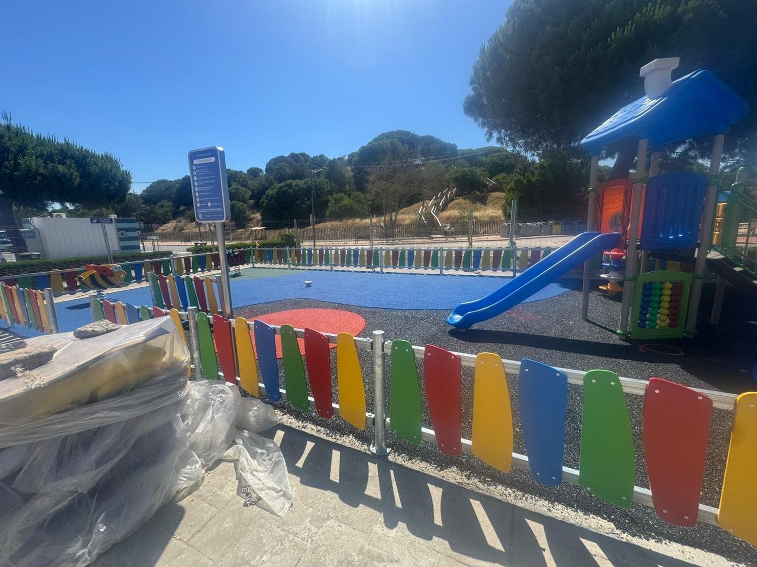 La Avenida de las Adelfas contará con una renovada zona de juegos infantiles