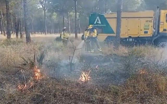 El incendio de Montehigo moviliza a los servicios de emergencia y mantiene abierta la investigación sobre su origen