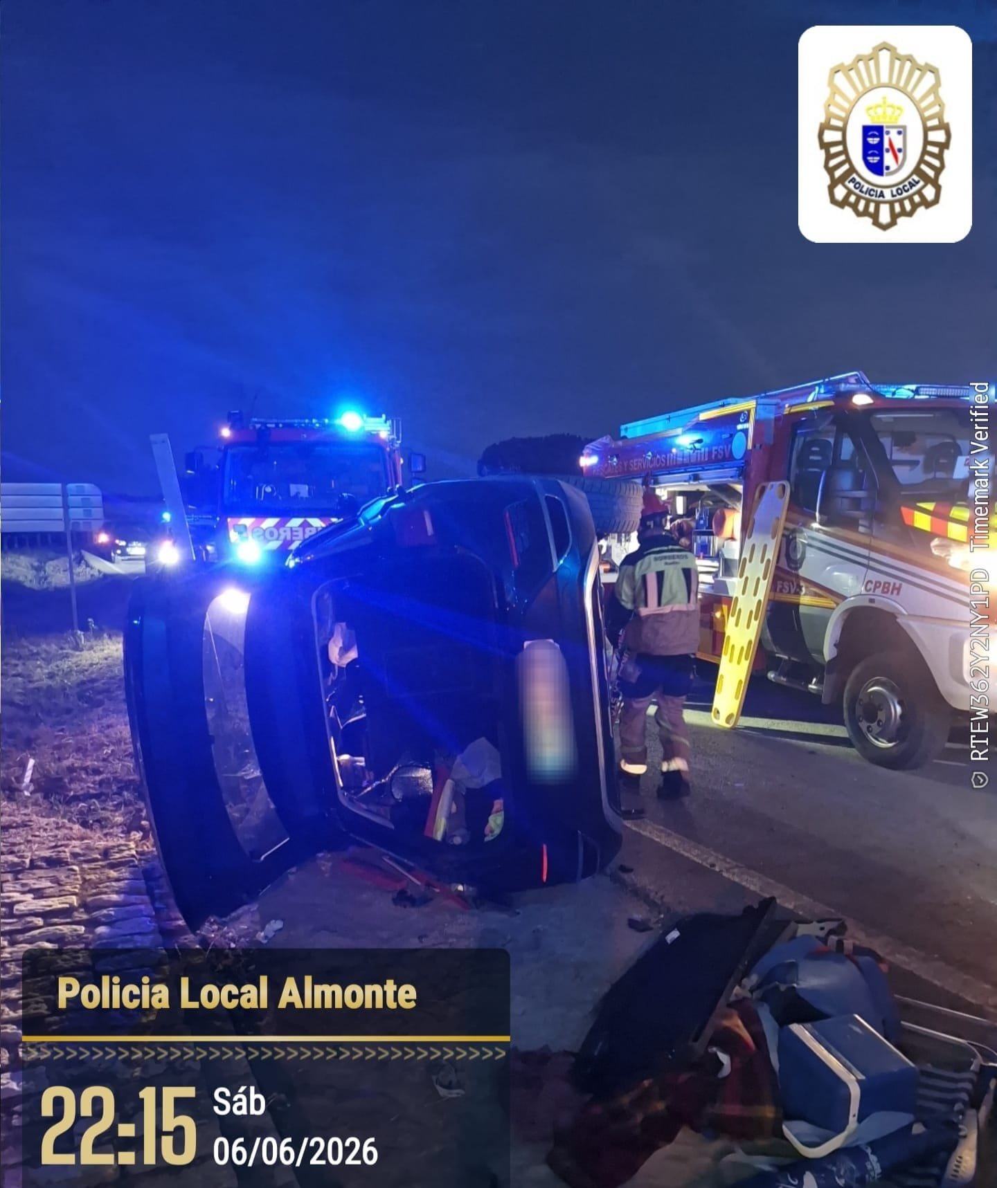 La velocidad, posible causa de un aparatoso vuelco junto a la Residencia Madre de Dios
