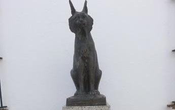 Un año sin el lince: el robo de la emblemática escultura de Matalascañas sigue indignando a los vecinos